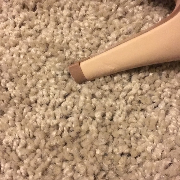 Bone color heels - Picture 5 of 5